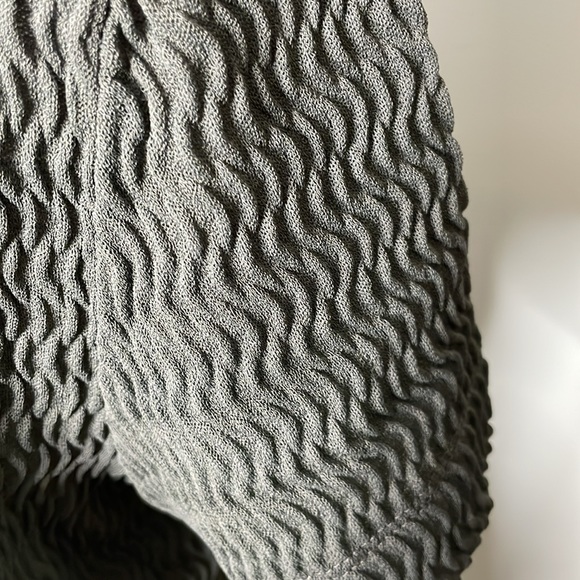 Giorgio Armani Textured Top - Picture 3 of 4